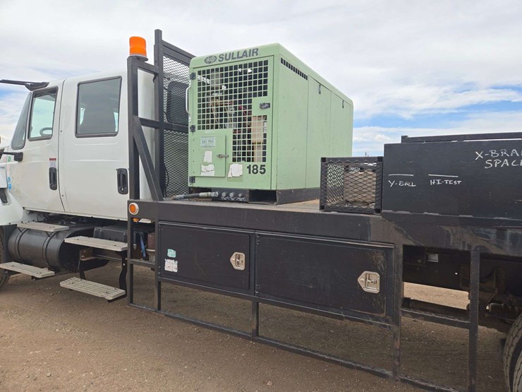 2011-international-7400-image-5