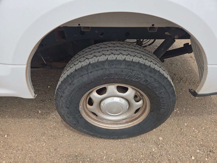 2017-ford-f150-xl-image-5