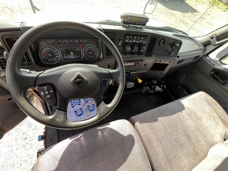 2020-international-mv607-image-17