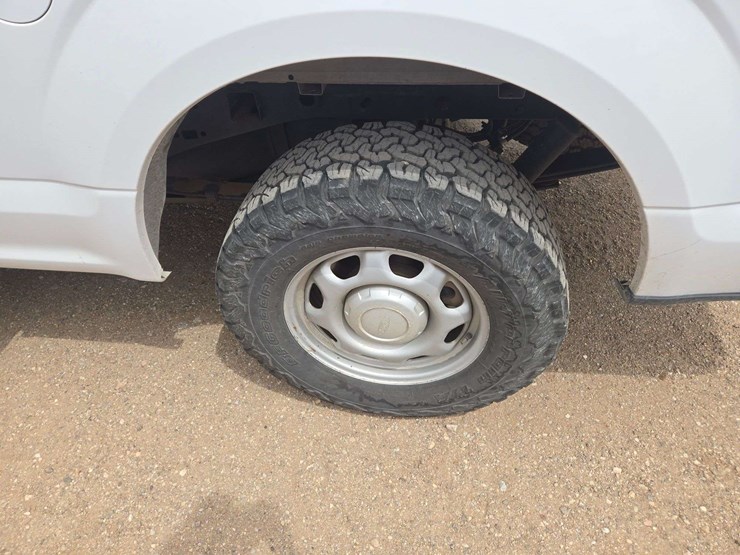 2016-ford-f150-xl-image-6