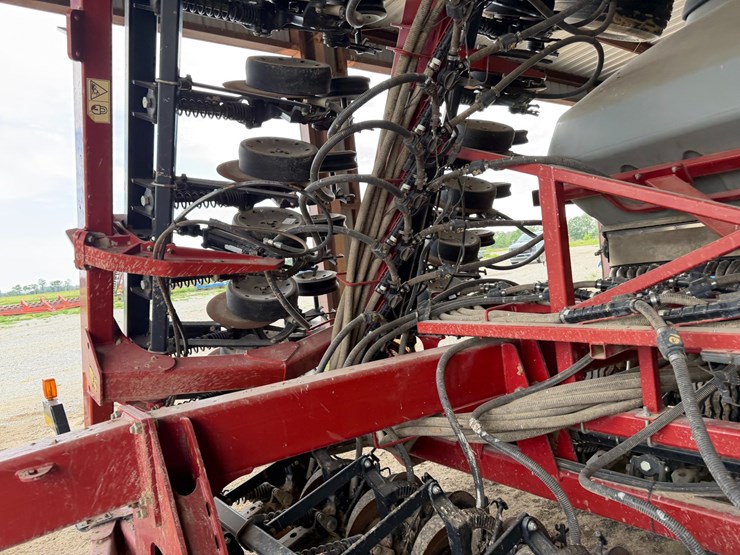 2014-case-ih-36-image-56