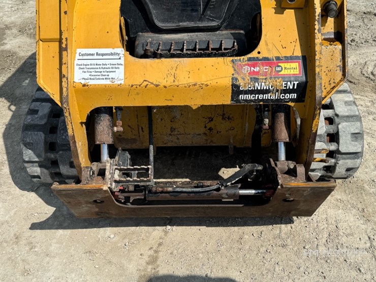 2018-caterpillar-259d-two-speed-compact-track-loader---needs-new-engine-image-6