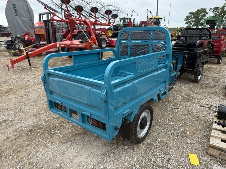 iranch-3-wheel-dump-cart-2026-image-3