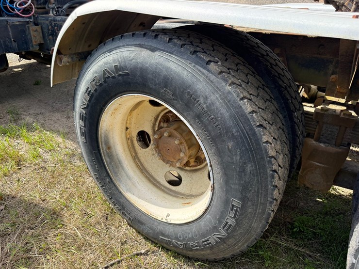 1995-ford-lt9000-image-9