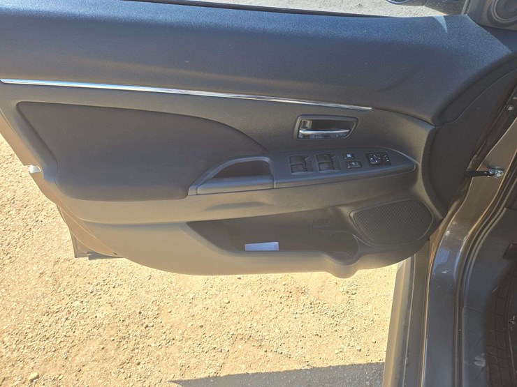 2017-mitsubishi-outlander-image-11