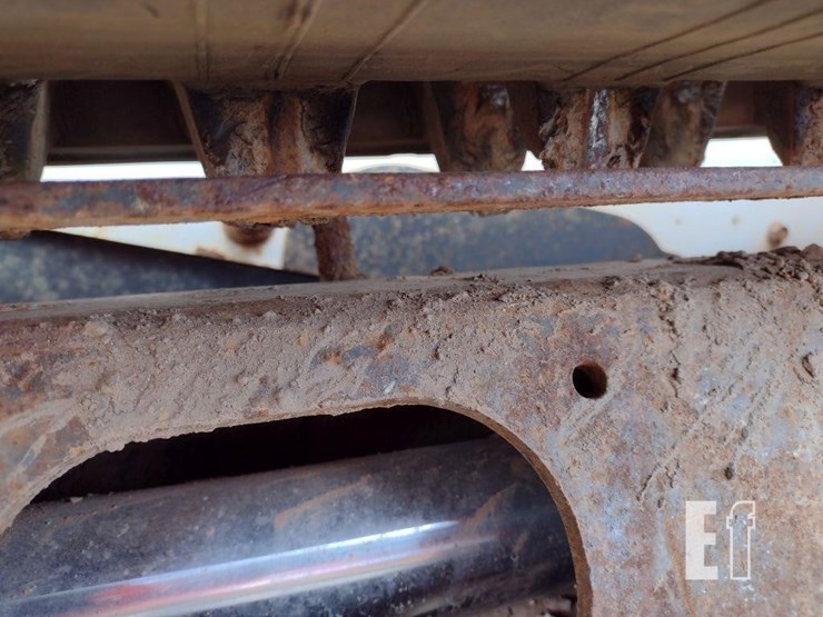 2013-bobcat-t770-image-21