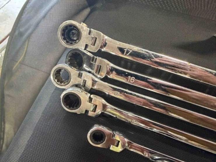 craftsman-&-platinum-wrenches-image-3