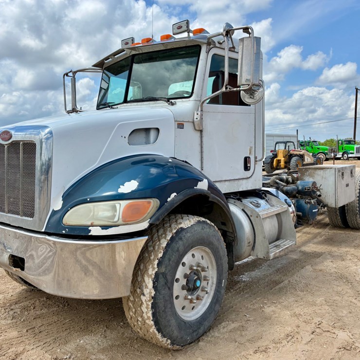 2012 PETERBILT 348