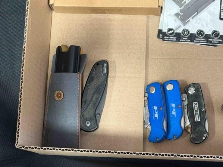 box-of-box-knifes-and-blades-image-6