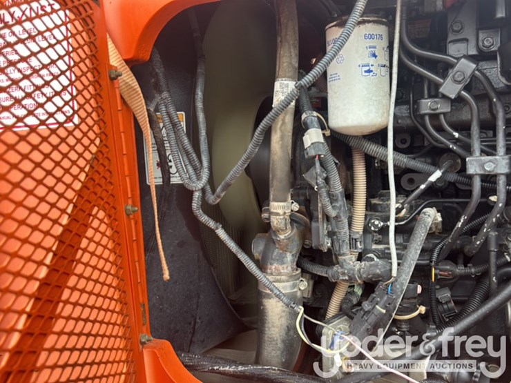 2013-sky-trak-8042-image-33