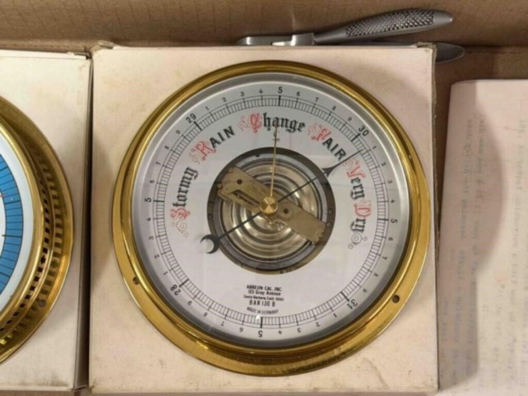 2-hygrometers-image-3