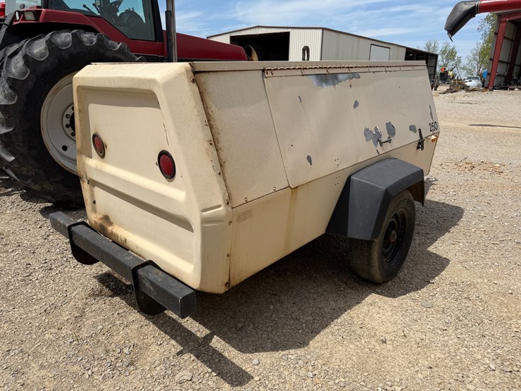 #46876-•-ingersoll-rand-mobile-air-compressor-image-3