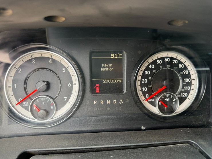 2016-dodge-2500-image-66