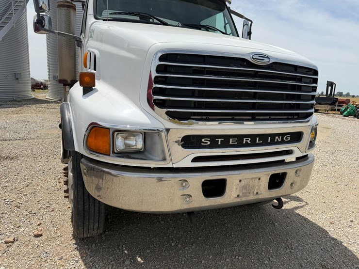 2006-sterling-l9500-image-32