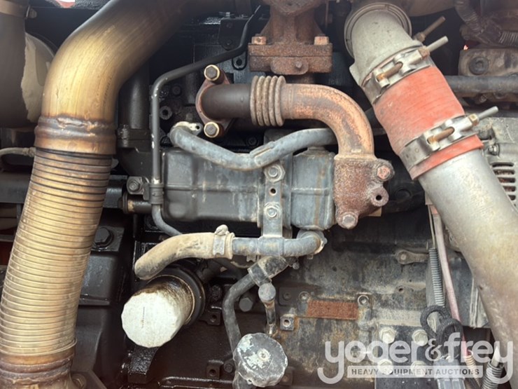 2013-sky-trak-8042-image-30