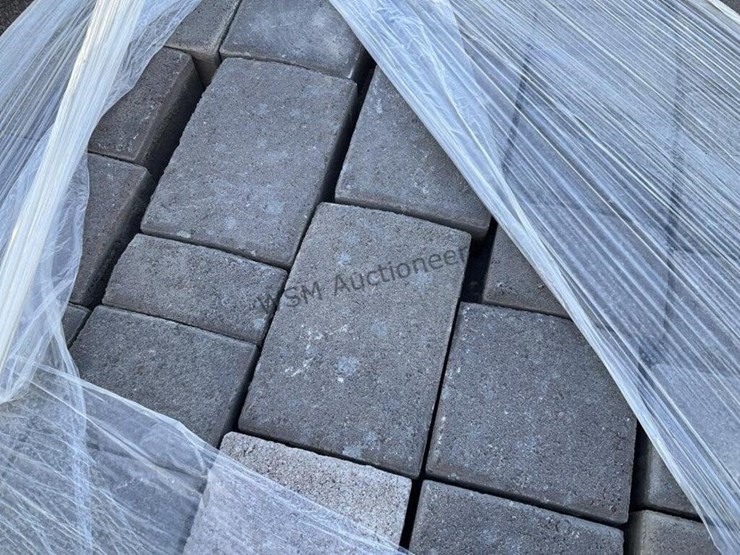 pallet-of-stone-pavers-image-5