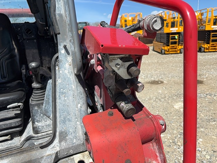 takeuchi-tl10v2-image-12