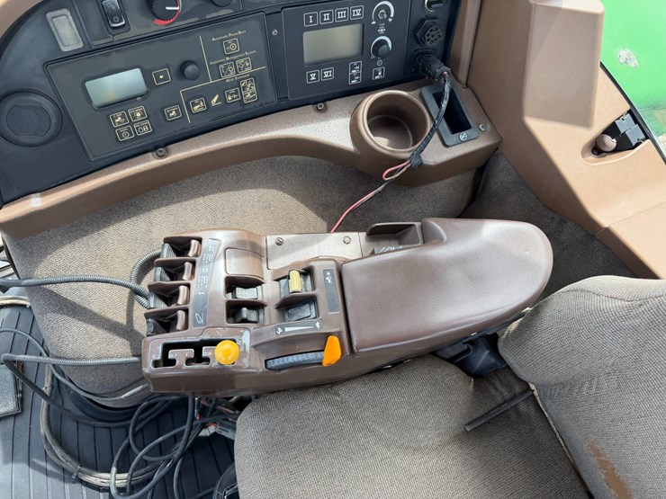 2007-john-deere-8230-image-59
