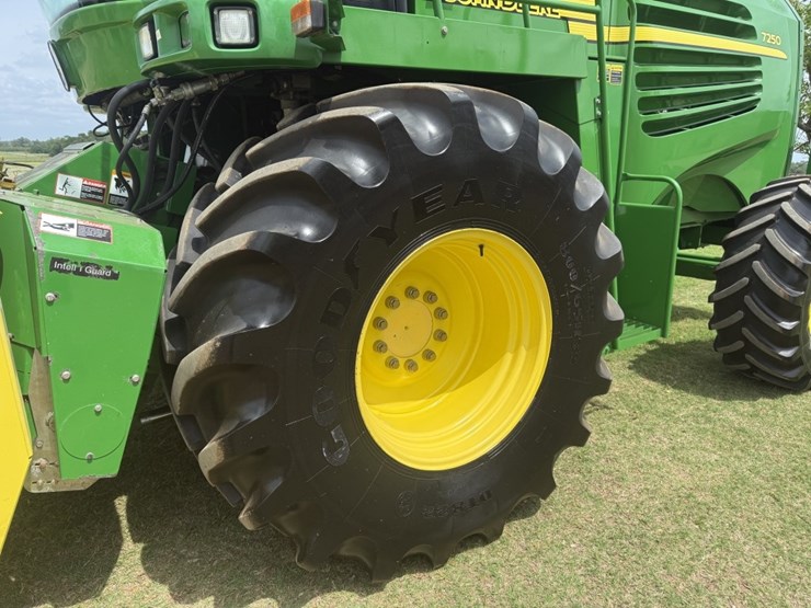 2008-john-deere-7250-image-21