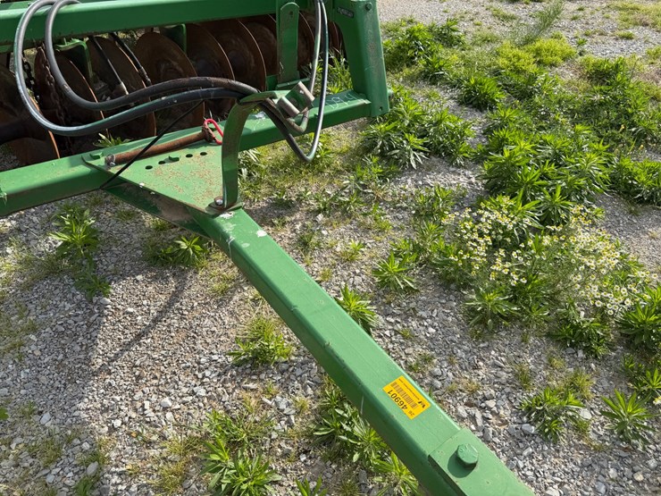 john-deere-225-image-27