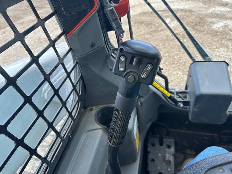 2021-bobcat-s76-image-25