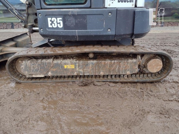 2014-bobcat-e35-image-27