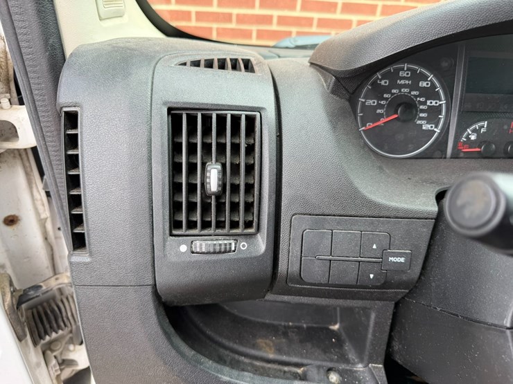 2014-ram-promaster-2500-image-66