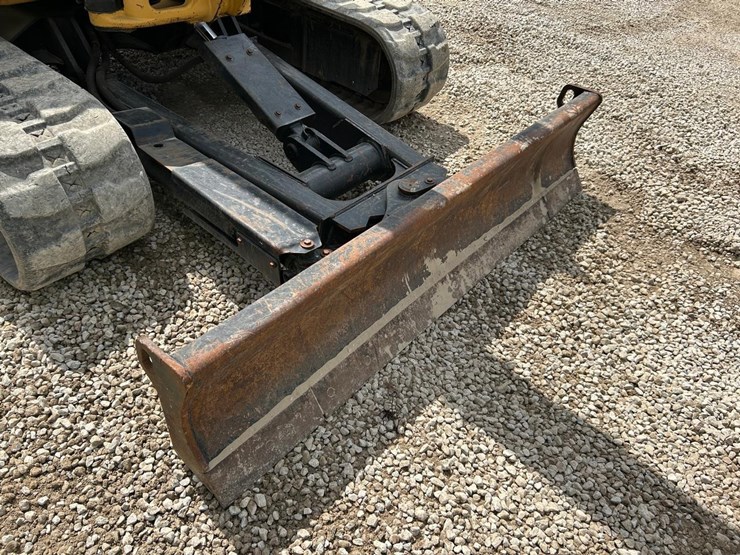 2018-caterpillar-305.5e2-image-11