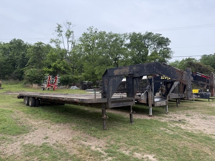 40ft-gooseneck-trailer-image-3