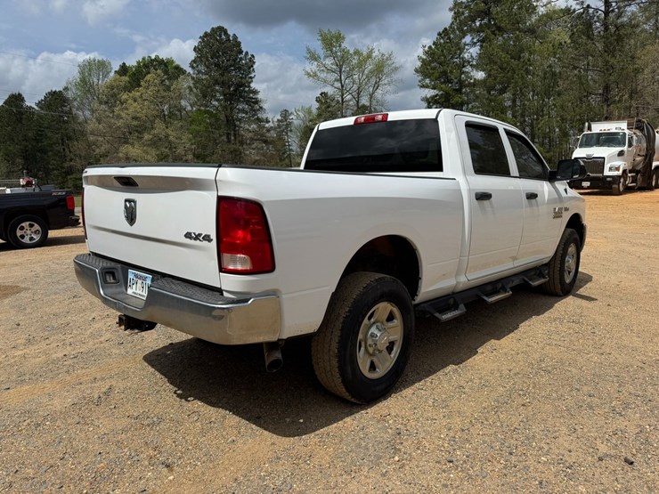 2016-dodge-2500-image-3