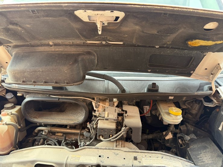 2014-ram-promaster-2500-image-35