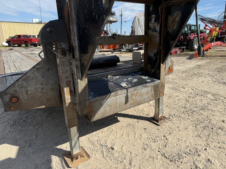 big-tex-37ft-gooseneck-2011-image-10