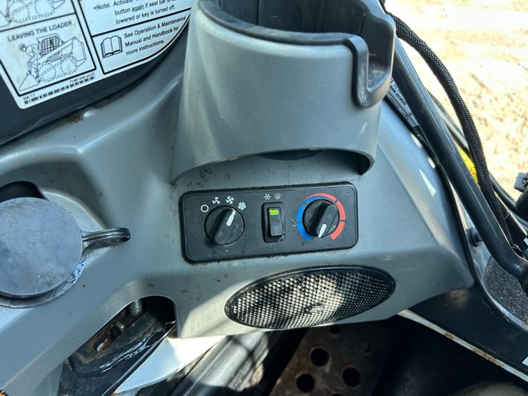 2019-bobcat-s740-image-23