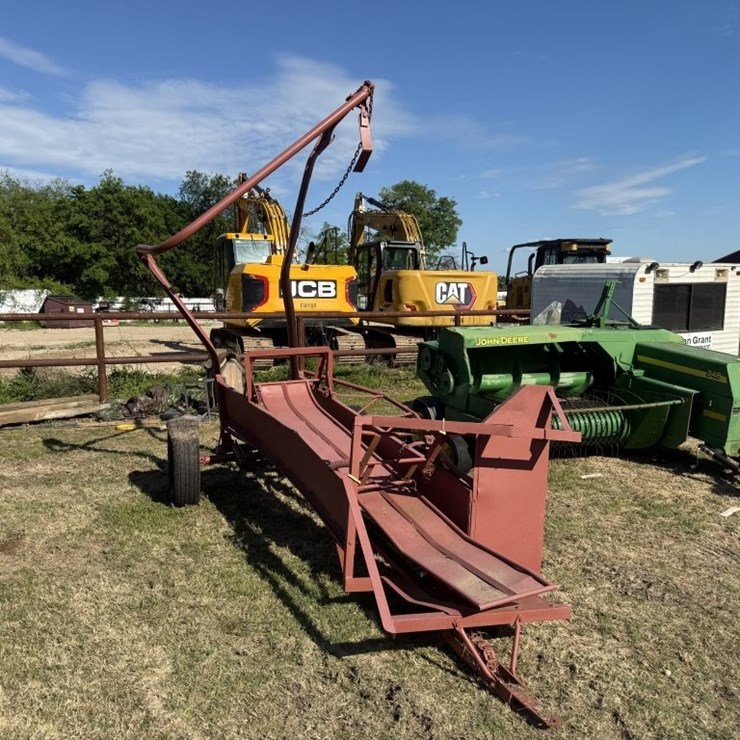 Square Bale Unloader