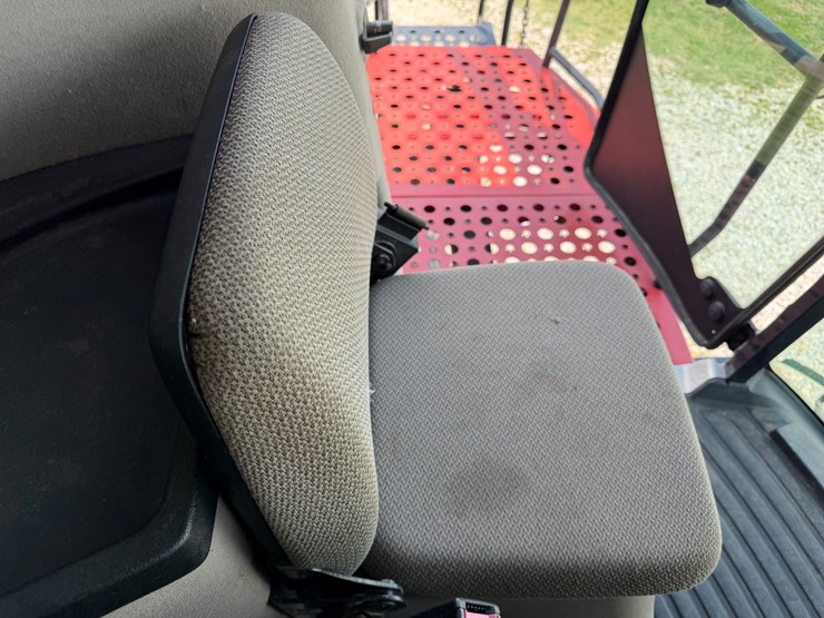 2016-case-ih-8240-image-120