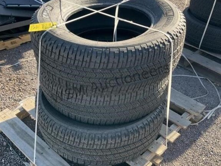 (3)-michelin-primacy-275/65r18-tires-image-2