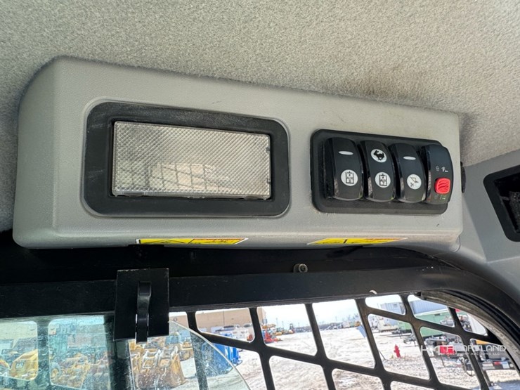 2018-caterpillar-259d-two-speed-compact-track-loader---needs-new-engine-image-13