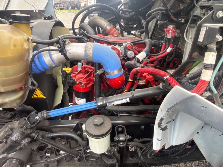 2020-international-mv607-image-13