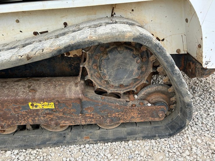 2021-bobcat-t450-image-19