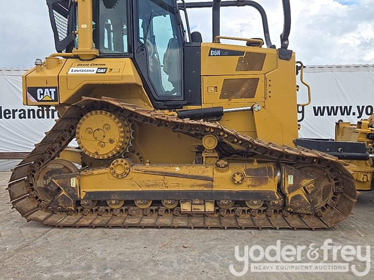 2016-caterpillar-d6n-image-15