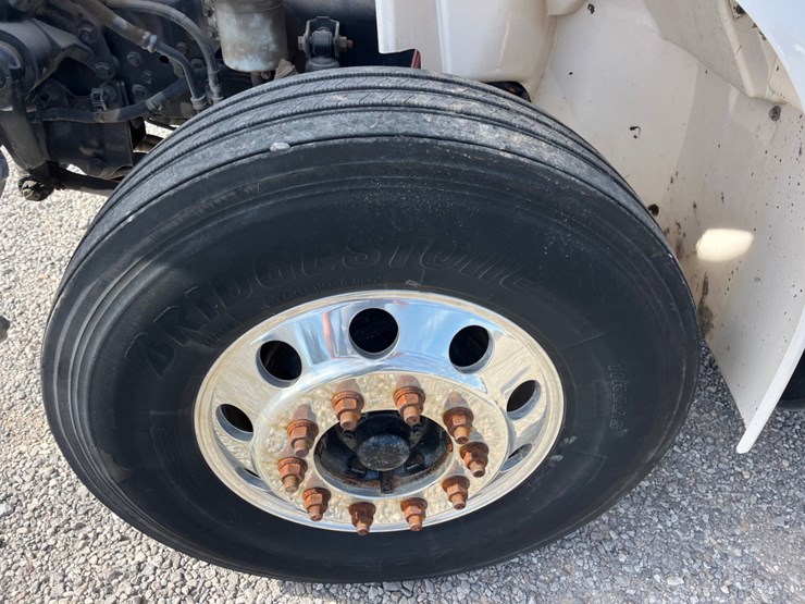 2018-international-durastar-4300-image-12