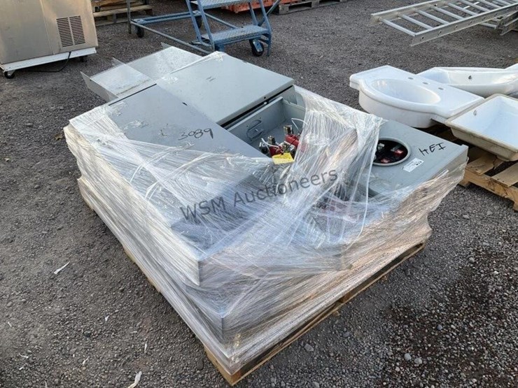 pallet-of-asst-electrical-panels-image-1