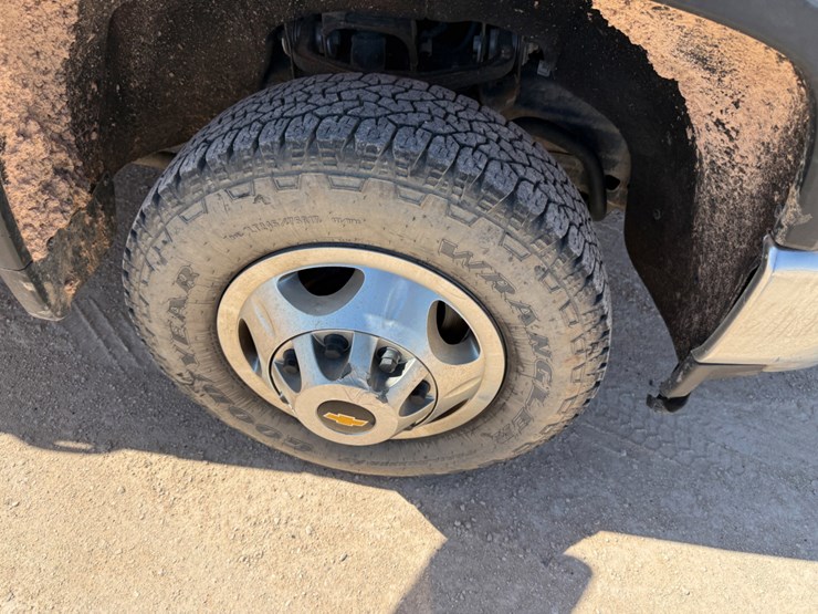 2021-chevrolet-silverado-3500hd-image-8