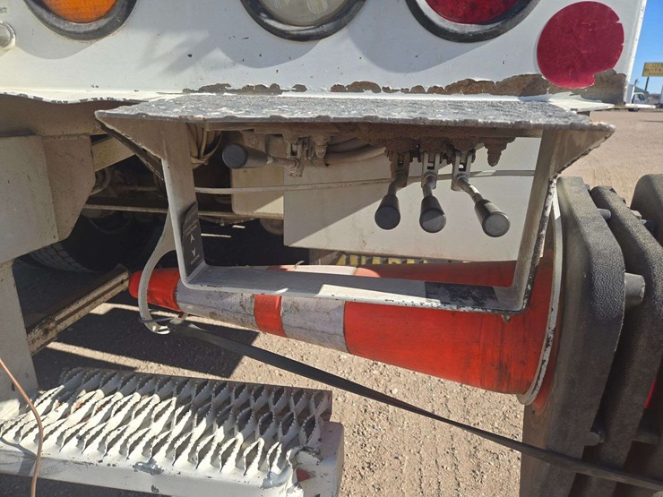 2011-international-workstar-7400-image-15