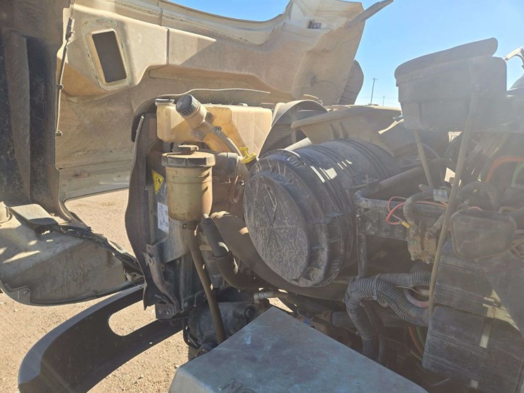 2011-international-workstar-7400-image-38