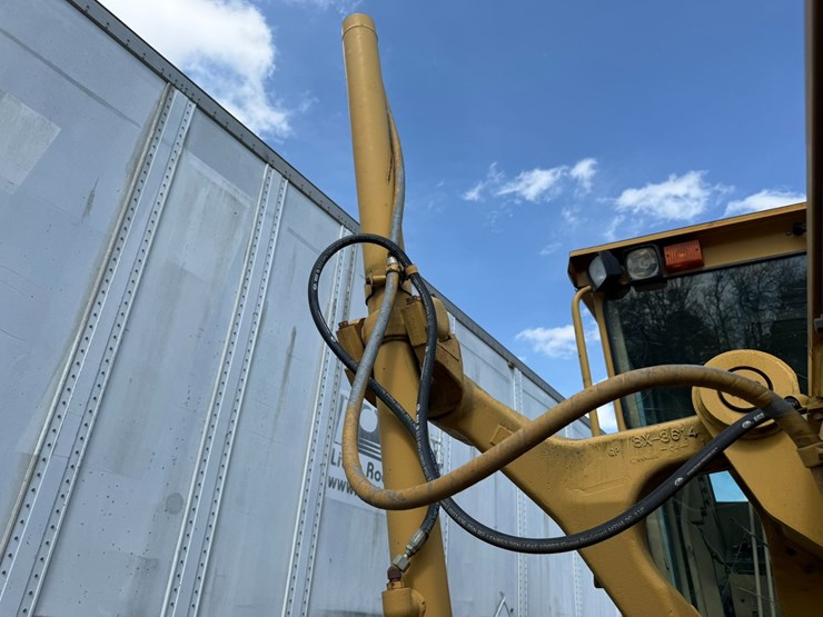 caterpillar-12h-image-39