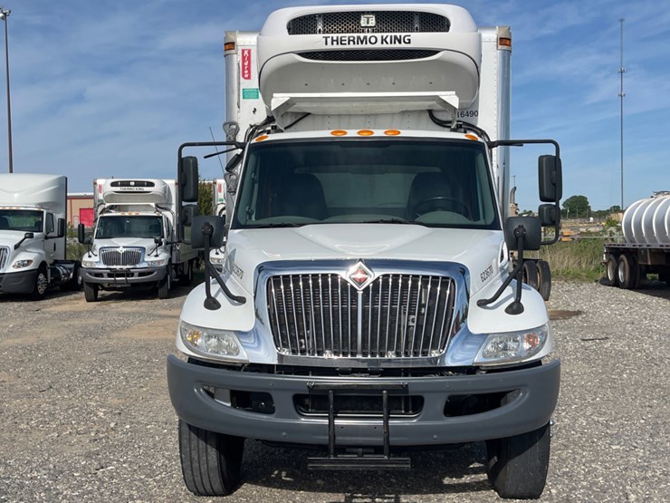 2019-international-durastar-4300-image-2
