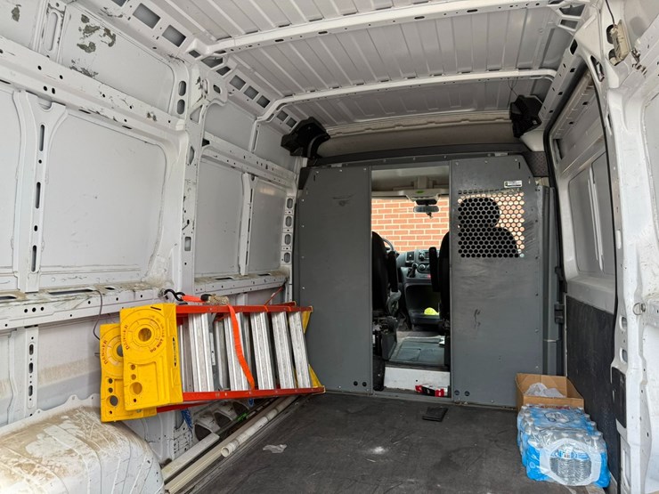 2014-ram-promaster-2500-image-22