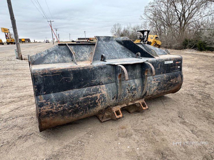 127"-wheel-loader-bucket-image-7
