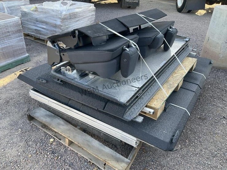 pallet-of-misc-automotive-image-2